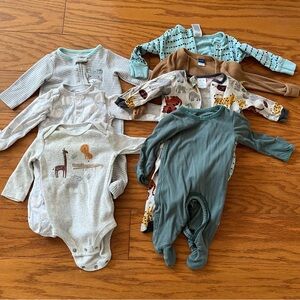 Lot of 7 baby boy girl unisex Kids One Piece Set - Assorted Colors 0-3 months mo